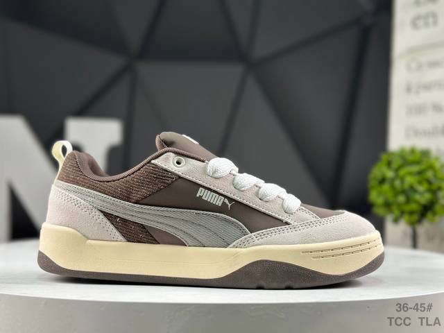 puma 彪马 男女运动板鞋，原楦原纸版开发版型，采用环保纤维革组合翻毛皮饰片鞋面材质，外置耐磨橡胶大底蕾哈娜同系面包鞋太好看了！彪马puma park Lif