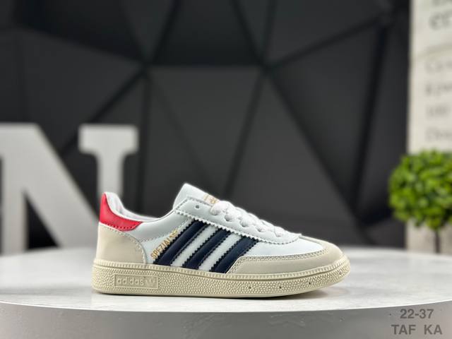 精品童鞋 小童鞋 阿迪达斯 Adidas 德训鞋系列 清新 马卡龙 造型！阿迪达斯全新三叶草 Bermuda 运动板鞋悄悄上架！近期，Adidas Origin