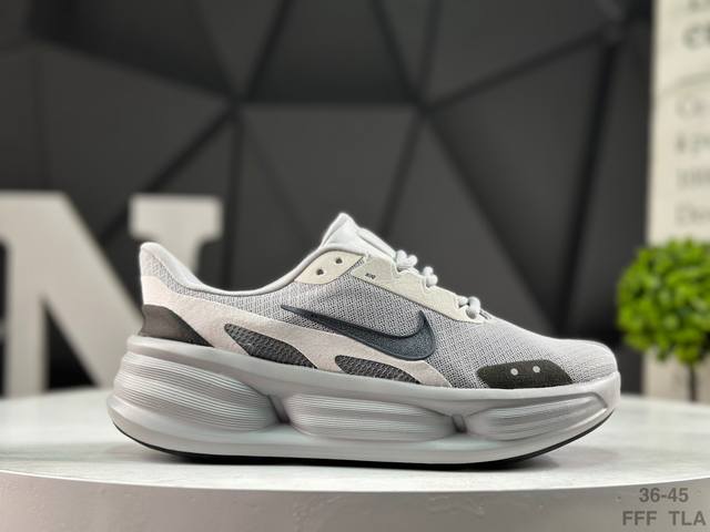 耐克 Nike Comfort Ride Easyon Access 该跑鞋在缓震和支撑方面有一定特点。搭载加高泡绵缓震配置，能提供缓震迈步体验。中底泡绵和后跟