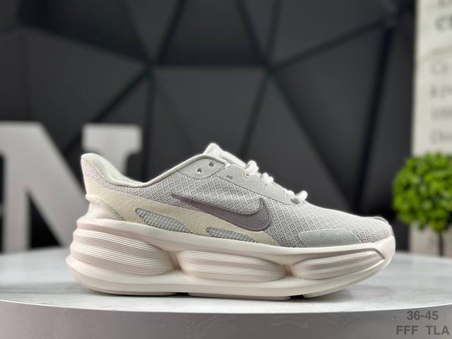 耐克 Nike Comfort Ride Easyon Access 该跑鞋在缓震和支撑方面有一定特点。搭载加高泡绵缓震配置，能提供缓震迈步体验。中底泡绵和后跟