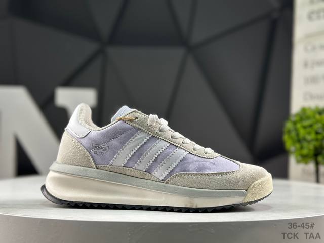 阿迪达斯 Adidas Sl 72 Rtn 全新重置版本，将这款复古鞋型用尼龙材质呈现，搭载了Boost中底，鞋型日常百搭，最终拼接麂皮材质，让该鞋型上脚既有舒