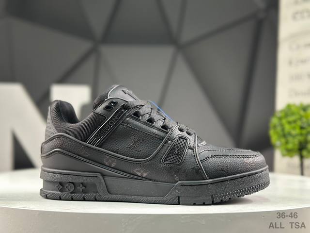 路易威登 Louis Vuitton Lv路易威登板鞋 乘风破浪的姐姐争先种草款,舒适透明底和百搭性霸屏整个时尚娱乐圈，正品1:1套楦复刻，细节调整完美主义！鞋