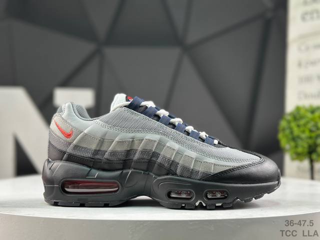 公司级带半码 耐克 Nike Air Max 95 Og 耐克 气垫复古慢跑百搭鞋休闲运动鞋这双鞋采用前脚掌开窗式气垫 这种设计在当时是前所未有的 鞋带孔的设计