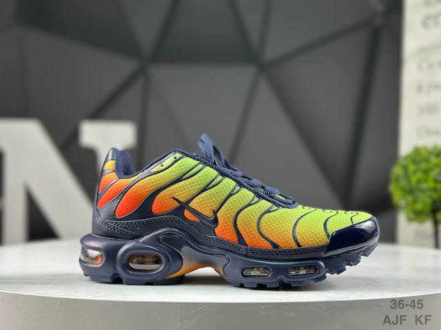 耐克 Nike Air Max plus 经典缓震耐磨透气百搭休闲跑步鞋 货号：Dm0032 701 尺码：如图所示 Ajf Kf