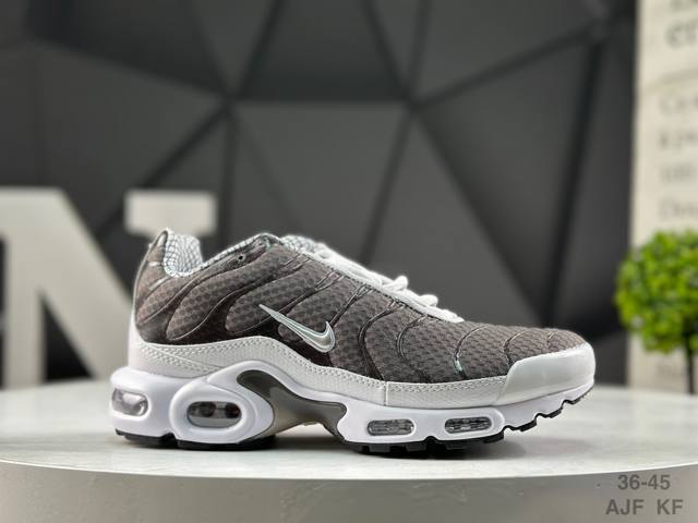 耐克 Nike Air Max plus 经典缓震耐磨透气百搭休闲跑步鞋 货号：Id7679 尺码：如图所示 Ajf Kf