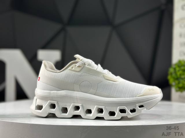 On 昂跑 Cloudmonster 轻量运动休闲鞋！脚感很舒服，鞋底柔软且包裹性好，上脚显腿长，不用系鞋带很方便～ 不管休闲还是运动都很百搭。 尺码：如图所示