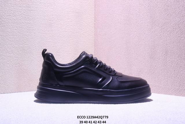 Ecco爱步 广东原版透气 配备原版三件套 防尘纸 高弹大底 全头层牛皮 新款百搭休闲款 纯手工制成 鞋面走线工整 清晰质感 原单品质 拼接运动透气网布 采用E