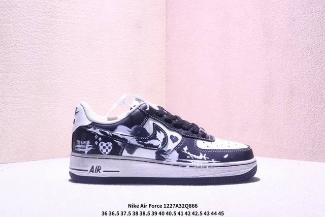 耐克 Nike Air Force 1 ’07 空军一号低帮百搭休闲运动板鞋。柔软、弹性十足的缓震性能和出色的中底设计，横跨复古与现代的外型结合，造就出风靡全球