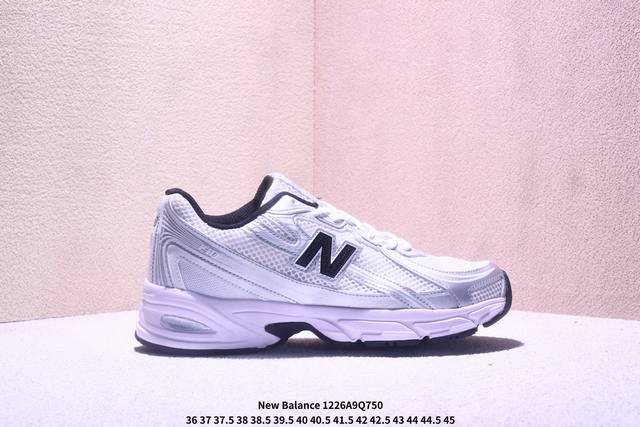 New Balance Mr740 Nb新百伦系列复古老爹风休闲运动慢跑鞋。采用轻质牛剖革拼接透气网眼衬垫织物鞋面材质 T-Beam大底提供足步弓支撑 保持步态