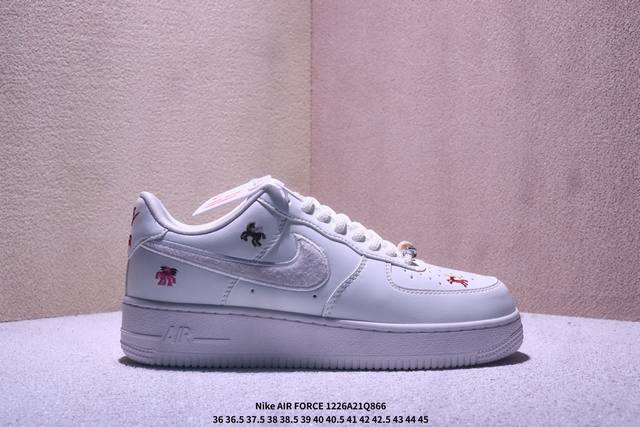 耐克Nike Air Force 1’07空军一号低帮百搭休闲运动板鞋。柔软、弹性十足的缓震性能和出色的中底设计，横跨复古与现代的外型结合，造就出风靡全球三十多