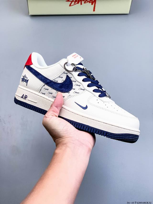 原楦数据纸版，采用硬质优质皮革鞋面材质，内置全掌Air Sole气垫。耐克 Nike Air Force 1 Low 空军一号低帮百搭休闲运动板鞋 120548