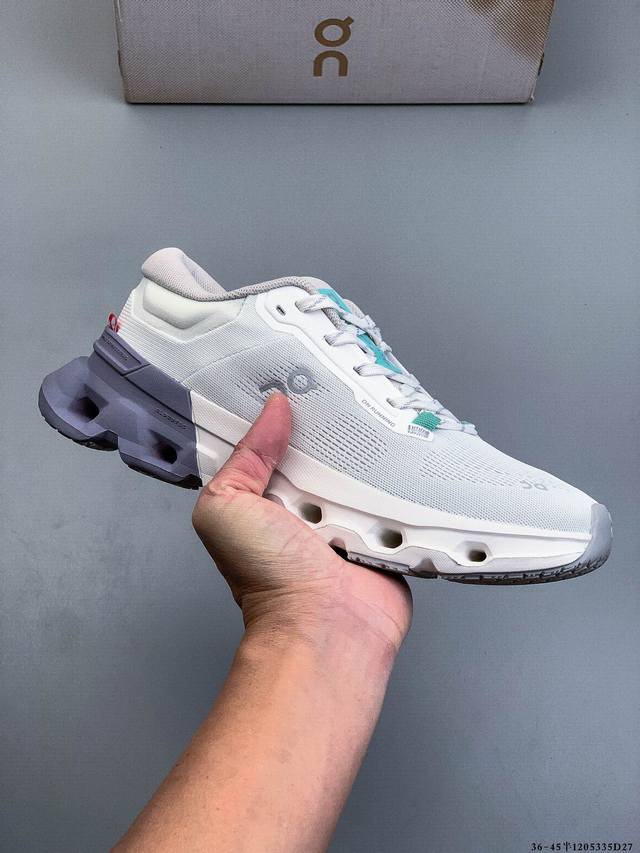 公司级！On 昂跑 Cloudflyer 5 舒适 轻便 减震耐磨跑步鞋 采用了先进的缓震技术 能够有效减少跑步时对关节的冲击 保护运动者的健康 其独特的缓震系