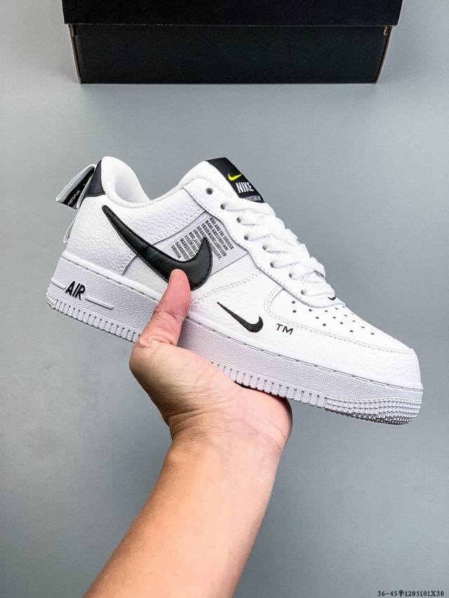 原楦数据纸版，采用硬质优质皮革鞋面材质，内置全掌Air Sole气垫。耐克 Nike Air Force 1 Low 空军一号低帮百搭休闲运动板鞋 120510