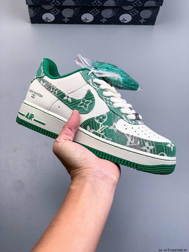 原楦数据纸版，采用硬质优质皮革鞋面材质，内置全掌Air Sole气垫。耐克 Nike Air Force 1 Low 空军一号低帮百搭休闲运动板鞋 120639