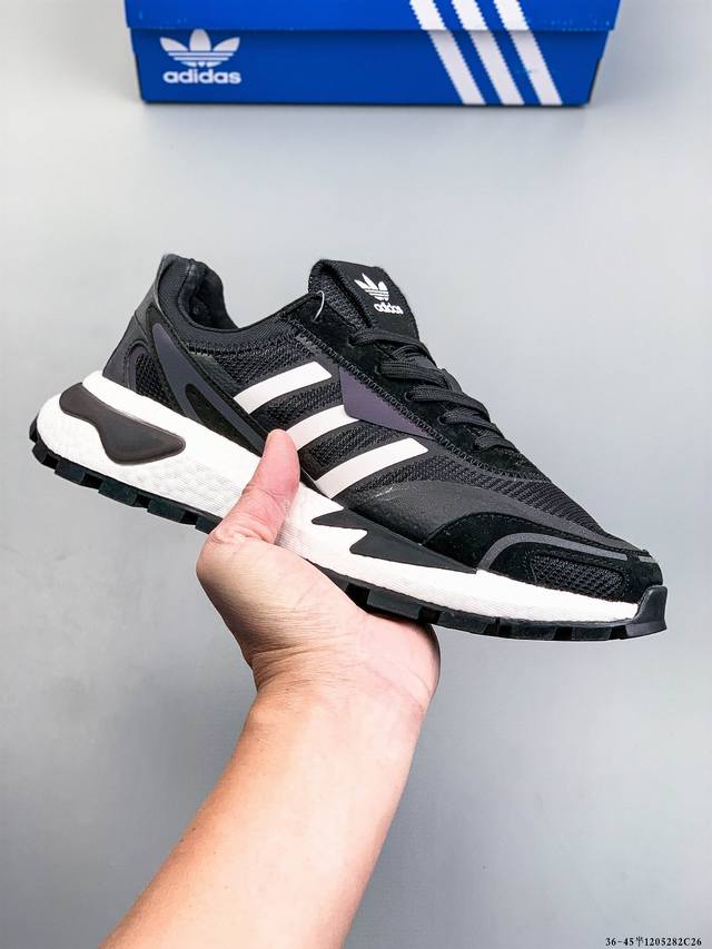 公司级！Adidas 阿迪达斯Retropy p10夜行者3代 真爆大底复古跑鞋。 贾卡透气网布搭配麂皮拼接打造鞋面 极具复古风格鞋头及鞋跟点缀 中底采用全掌
