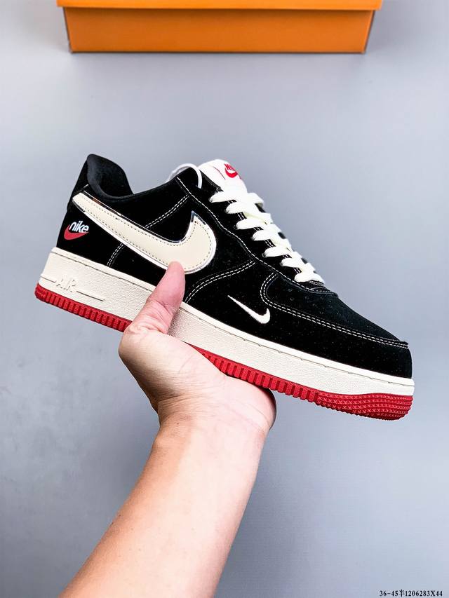 纯原版本 原楦数据纸版，采用硬质优质皮革鞋面材质，内置全掌Air Sole气垫。耐克 Nike Air Force 1 Low 空军一号低帮经典百搭休闲运动板鞋
