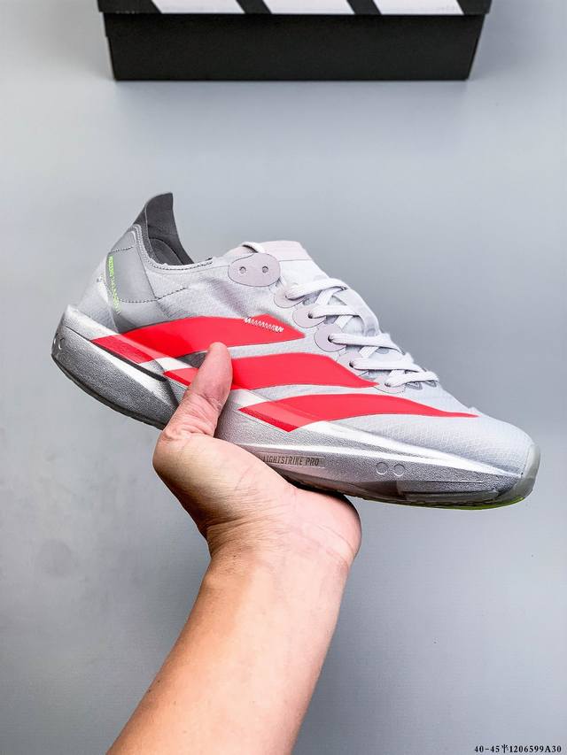 公司级 Adidas Adizero Takumi Sen 11 W 阿迪达斯 耐磨减震专业跑步鞋 无论是平时训练还是马拉松 让这款跑步鞋伴你畅快开跑 兼具舒适