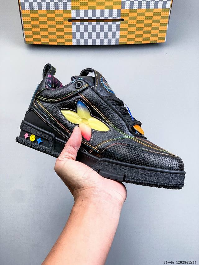 路易威登 Louis Vuitton Lv路易威登板鞋 乘风破浪的姐姐争先种草款,舒适透明底和百搭性霸屏整个时尚娱乐圈，正品1:1套楦复刻，细节调整完美主义！鞋