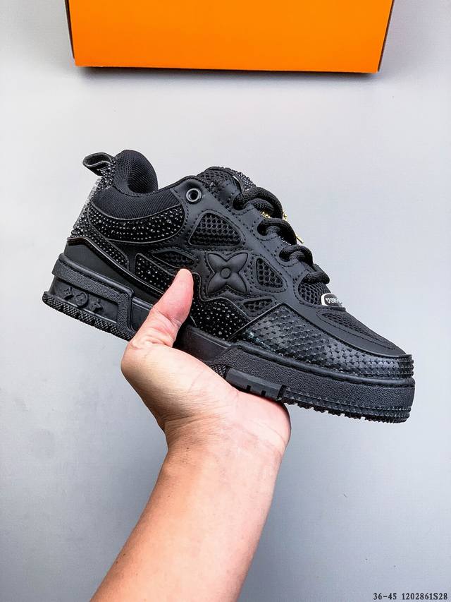 路易威登 Louis Vuitton Lv路易威登板鞋 乘风破浪的姐姐争先种草款,舒适透明底和百搭性霸屏整个时尚娱乐圈，正品1:1套楦复刻，细节调整完美主义！鞋