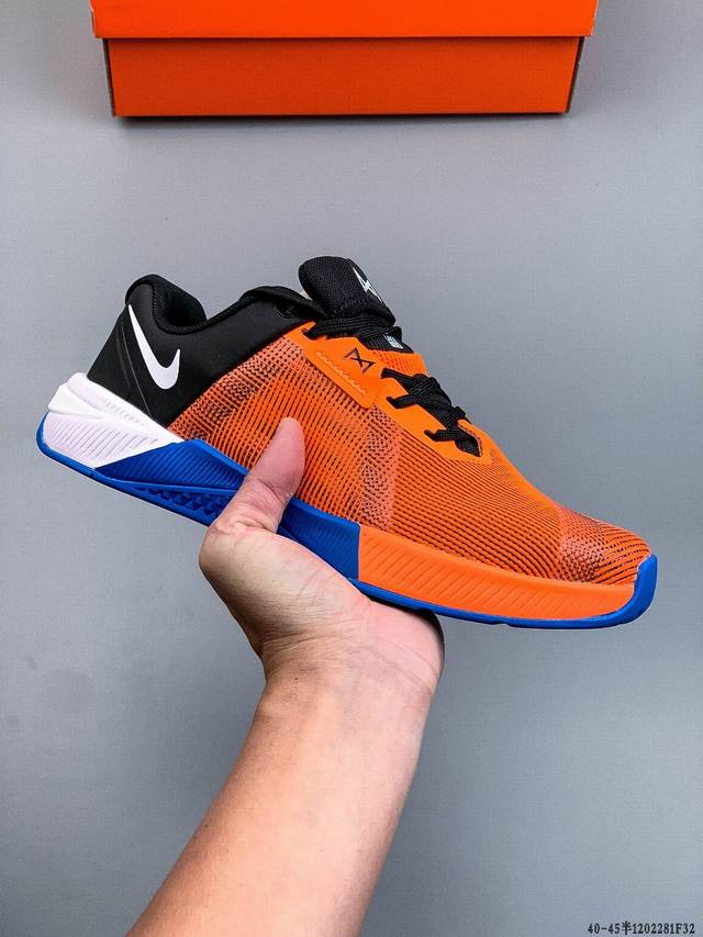 公司级 耐克Nike Metcon 10男子透气轻便训练鞋冬季健身缓震运动 在后跟下方这一关键部位融入强韧 Hyperlift 垫片，可在举重时有效提升稳定性，