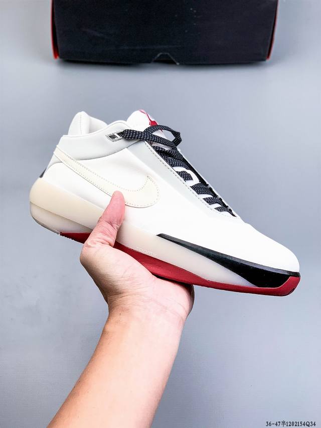 Air Jordan 40 pf 秋冬新品缓震耐磨实战训练运动鞋 该鞋款焕新演绎经典设计。我们首次在全掌型 Zoomx 泡绵上搭载全掌型 Air Zoom St