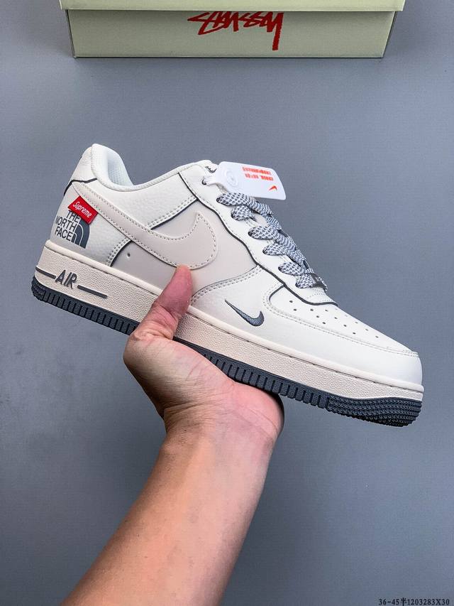 原楦数据纸版，采用硬质优质皮革鞋面材质，内置全掌Air Sole气垫。耐克 Nike Air Force 1 Low 空军一号低帮百搭休闲运动板鞋 120328