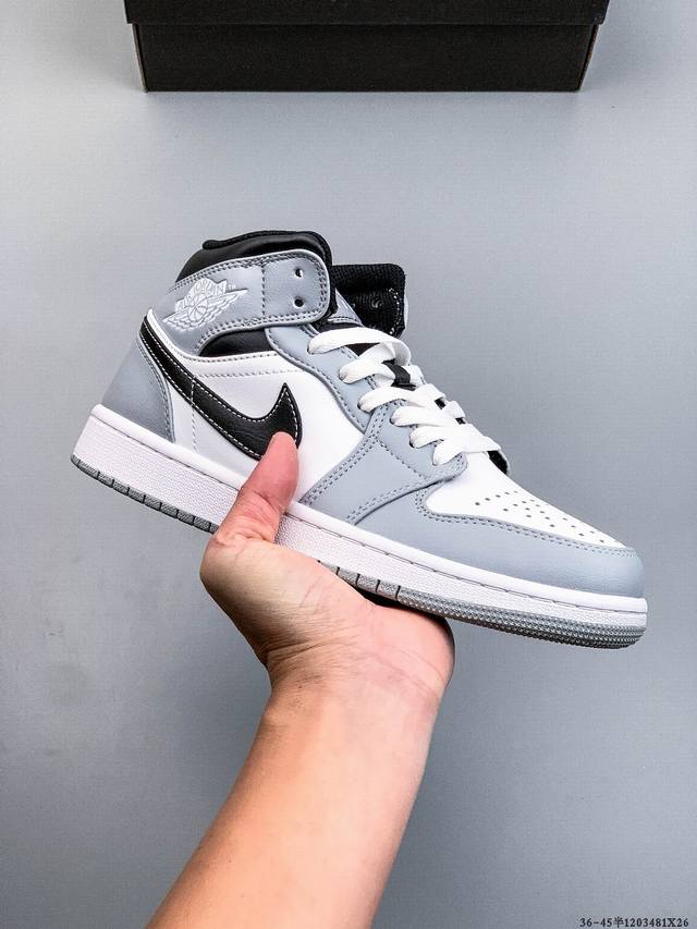 头层真标！耐克Nike Air Jordan 1 Mid Aj1乔丹一代中帮经典复古文化休闲运动篮球鞋 1203481X26