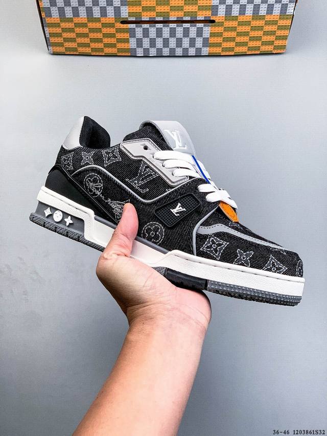 路易威登 Louis Vuitton Lv路易威登板鞋 乘风破浪的姐姐争先种草款,舒适透明底和百搭性霸屏整个时尚娱乐圈，正品1:1套楦复刻，细节调整完美主义！鞋