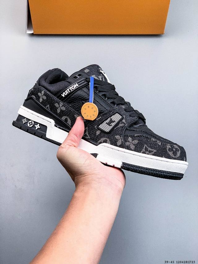 路易威登 Louis Vuitton Lv路易威登板鞋 乘风破浪的姐姐争先种草款,舒适透明底和百搭性霸屏整个时尚娱乐圈，正品1:1套楦复刻，细节调整完美主义！鞋