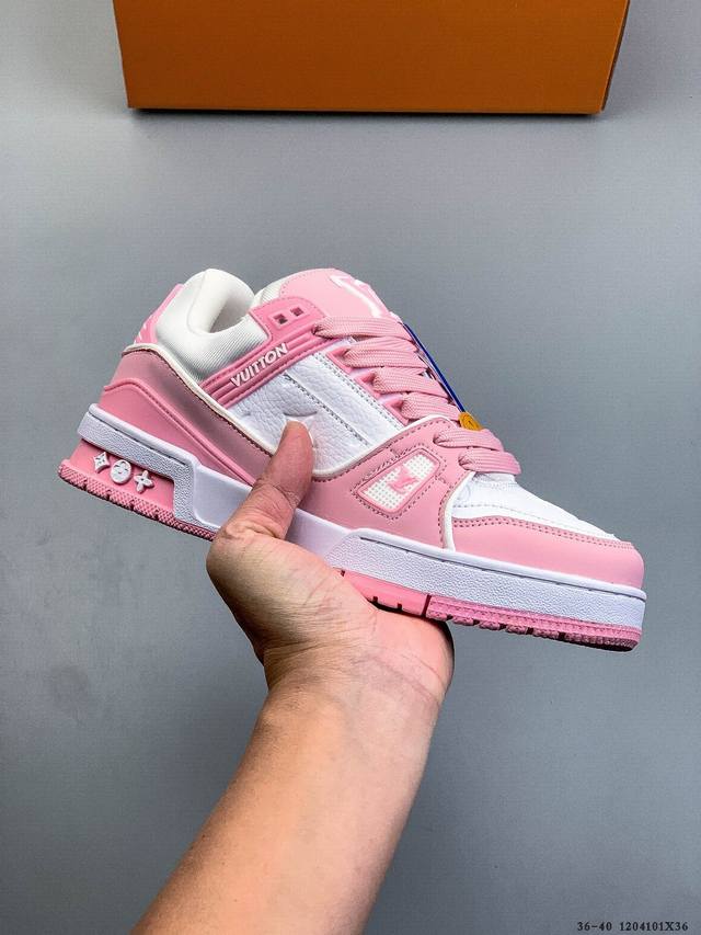 路易威登 Louis Vuitton Lv路易威登板鞋 乘风破浪的姐姐争先种草款,舒适透明底和百搭性霸屏整个时尚娱乐圈，正品1:1套楦复刻，细节调整完美主义！鞋