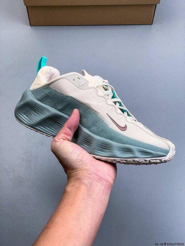 公司级！Hyein Seo X Nike Ava Rover Ava Rover 联名鞋 该鞋款采用流线型轮廓设计，鞋面结合 Tpu 网格支撑结构，中底搭载 R