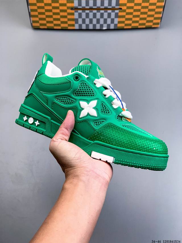 路易威登 Louis Vuitton Lv路易威登板鞋 乘风破浪的姐姐争先种草款,舒适透明底和百搭性霸屏整个时尚娱乐圈，正品1:1套楦复刻，细节调整完美主义！鞋