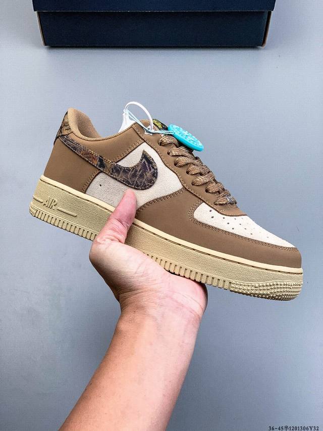 原楦数据纸版，采用硬质优质皮革鞋面材质，内置全掌Air Sole气垫。耐克 Nike Air Force 1 Low 空军一号低帮百搭休闲运动板鞋 120130