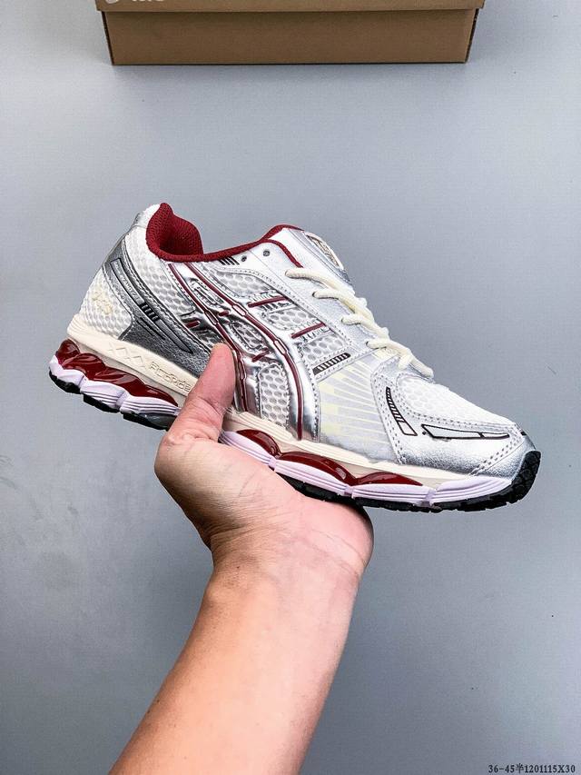 亚瑟士Kith X Asics Gel-Kayano 12.1低帮休闲跑步鞋，鞋款以K12作为基底，采用了Nimbus 17的鞋底单元，将缓震和稳定集合在一起，