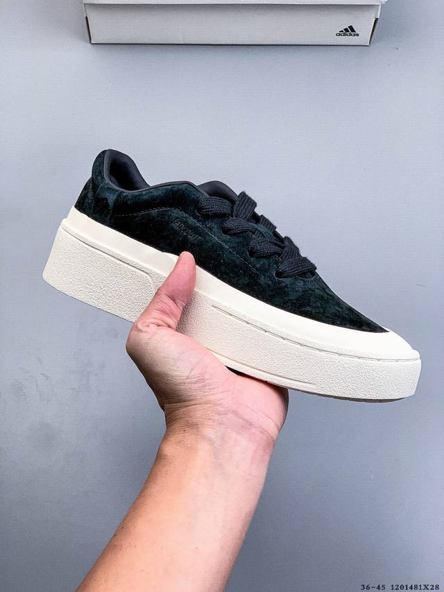 阿迪达斯Adidas Labcourt 百搭休闲板鞋 鞋面使用了绒毛麂皮 ，鞋面和鞋底连接处使用了包边处理，看起来更加精致有型;内里也使用了光滑的优质皮革，鞋垫