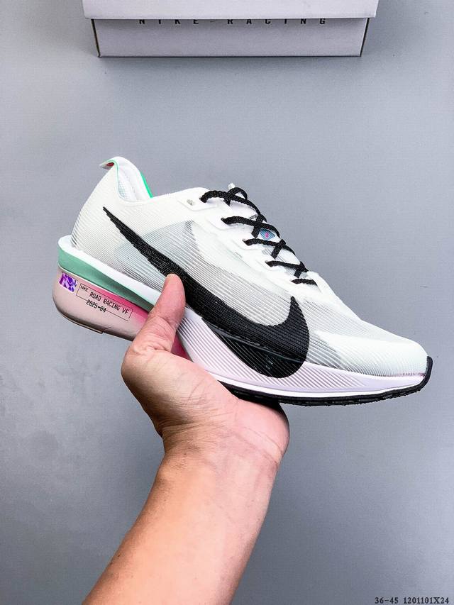 Nike Zoomx Vaporfly Next% 4耐克 轻量化 网面透气运动鞋 这款新一代最强跑鞋在鞋面和鞋底都进行了全方位升级鞋面使用了全新 Vaporw