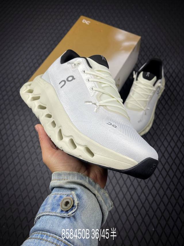B On昂跑 Cloudzone 柔软舒适防滑耐磨 低帮 休闲跑步鞋 新款跑鞋以专业运动人体跑步工程学为设计核心 让跑者毫不费力地尽情畅跑 兼顾舒适和透气 货号
