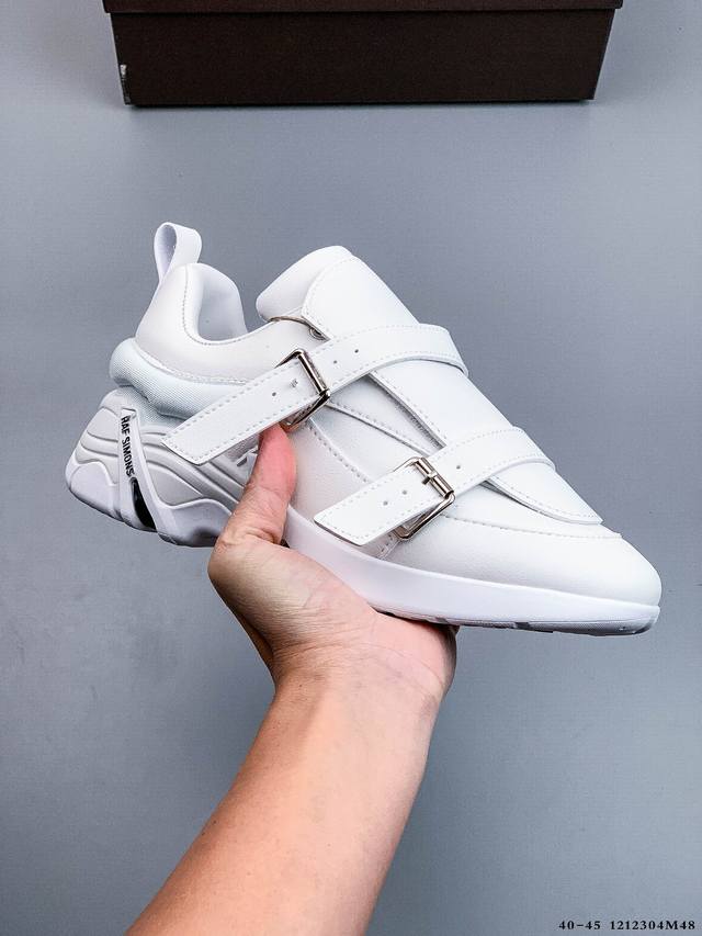 公司级 Raf Simons Cylon-21 潮流运动 织物皮革 圆头系带 低帮休闲鞋 采用光滑皮革 网眼和绒面革制成 饰有橡胶细节 具有系带封口 圆头款式