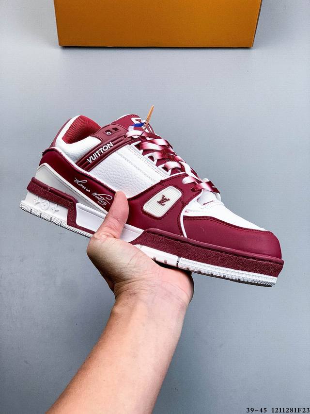 路易威登 Louis Vuitton Lv路易威登板鞋 乘风破浪的姐姐争先种草款,舒适透明底和百搭性霸屏整个时尚娱乐圈，正品1:1套楦复刻，细节调整完美主义！鞋