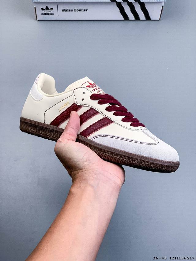 二层真标！Adidas Samba Og 经典百搭休闲鞋德训鞋！ Adidas 近70年的经典Samba Og 修长的鞋楦,略微尖尖的鞋头,翻毛皮的鞋头拼接,这