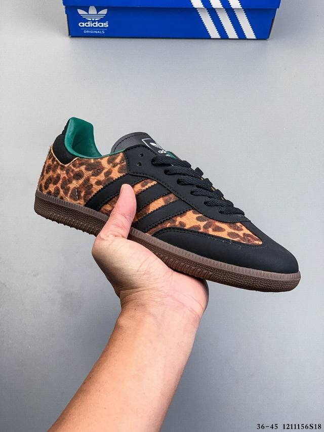 二层真标！Adidas Samba Og 经典鞋款 Adidas 近70年的经典Samba Og 修长的鞋楦,略微尖尖的鞋头,翻毛皮的鞋头拼接,这些我们都看得到