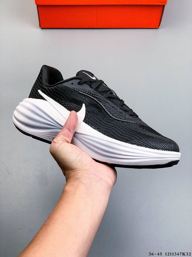 公司级！Nike Air Zoom Vomero 18 缓震透气休闲慢跑鞋 新版Vomero结合全新Zoomx和Reactx泡绵 提供双重缓震效果 铸就非凡迈步