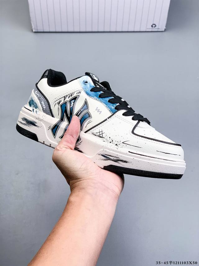 公司级[定制球鞋] Mlb纽约洋基队 潮流密码街头涂鸦喷绘手绘学院耐磨增高风低邦板鞋男女同款 该定制鞋选用原鞋为Mlb纽约洋基队厚底耐磨增高低帮板鞋，以涂鸦为灵