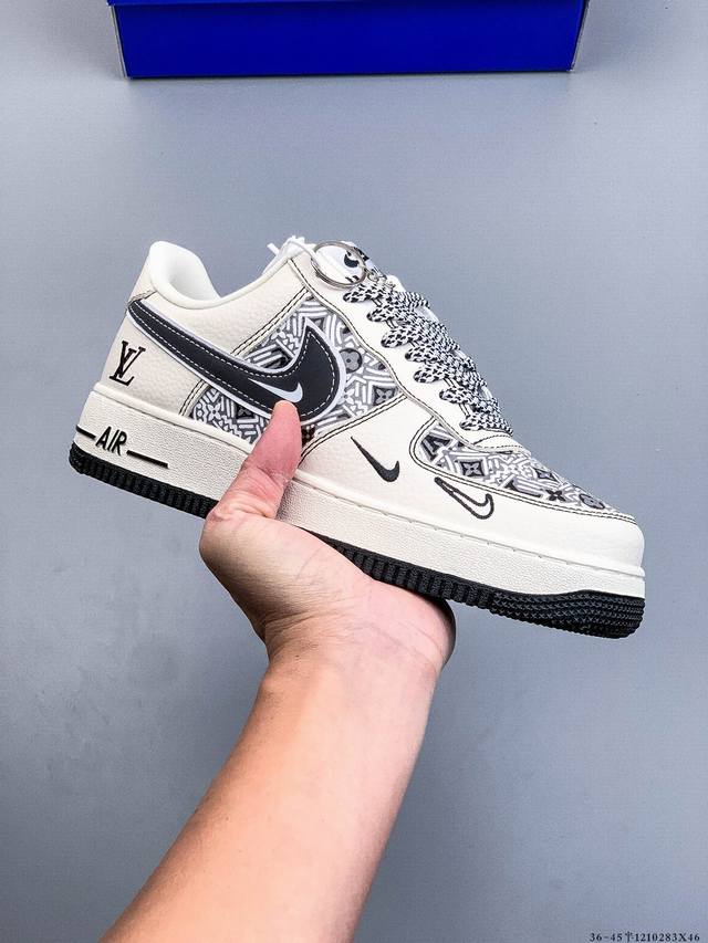 纯原版本 原楦数据纸版，采用硬质优质皮革鞋面材质，内置全掌Air Sole气垫。耐克 Nike Air Force 1 Low 空军一号低帮经典百搭休闲运动板鞋