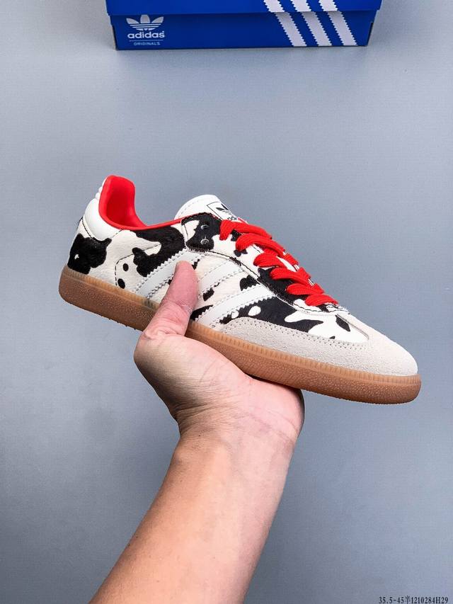 公司级 Adidas Originals Samba Og 阿迪达斯 桑巴舞系列绅士德训足球风百搭低帮休闲运动板鞋 这款板鞋展示了高质量的工艺 带有装饰的超锁缝