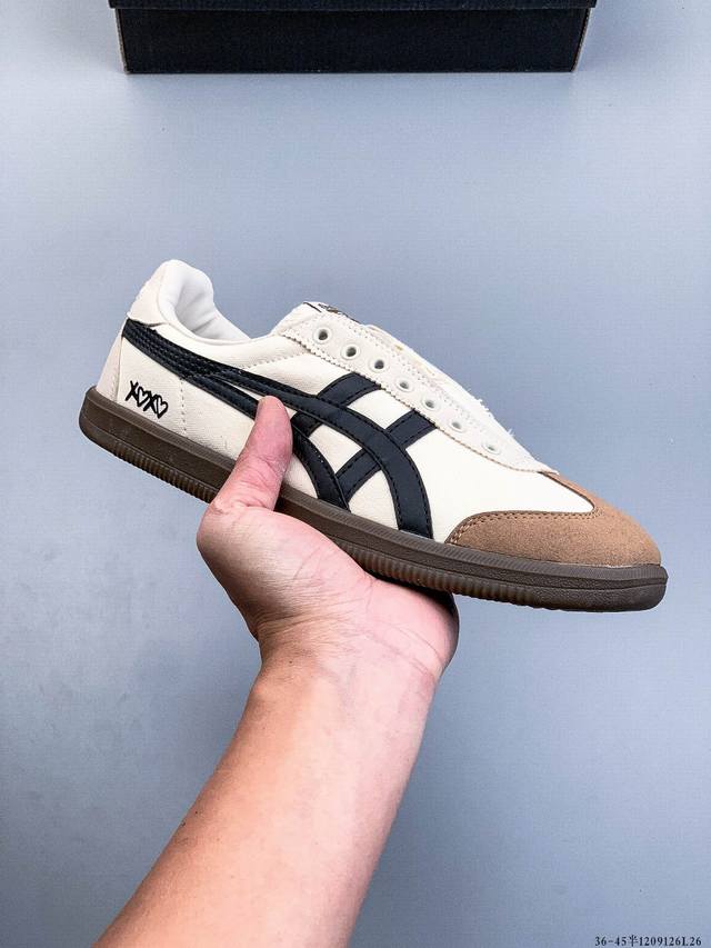 Asics 亚瑟士 Tokuten低帮橡胶鞋底休闲板鞋 1209126L26