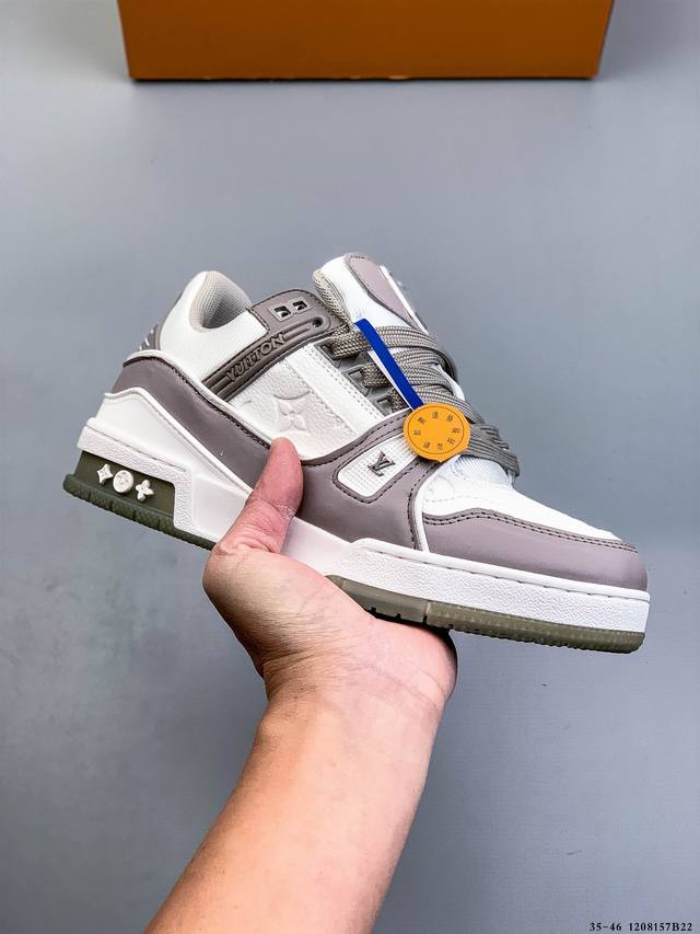 路易威登 Louis Vuitton Lv路易威登板鞋 乘风破浪的姐姐争先种草款,舒适透明底和百搭性霸屏整个时尚娱乐圈，正品1:1套楦复刻，细节调整完美主义！鞋