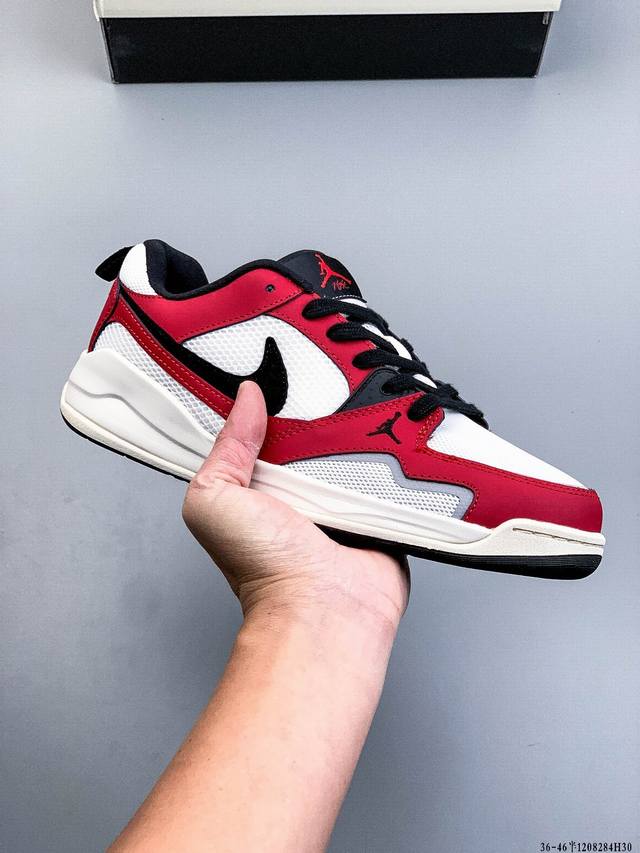 Nike Air Jordan Cmft Era 新款透气百搭休闲鞋 Jordan Cmft Era 聚焦于日常舒适体验，采用低帮轮廓，搭配网眼与麂皮材质鞋面，