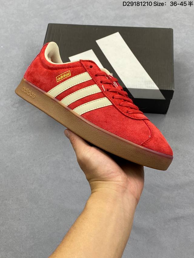 Adidas 阿迪达斯 男女鞋半码制，采用翻毛皮组合环保纤维革鞋面材质，内嵌Eva透气吸汗鞋垫，缜密拉帮中底布，外置耐磨标准橡胶大底Neo生活城市系列，阿迪达斯