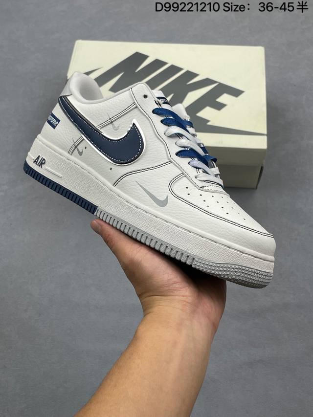 Stussy X Nike Air Force 1 Low 斯图西 X 耐克 空军一号 低帮 联名白黑 休闲运动板鞋 鞋身整体采用白色皮革搭配白色皮革框架覆盖层